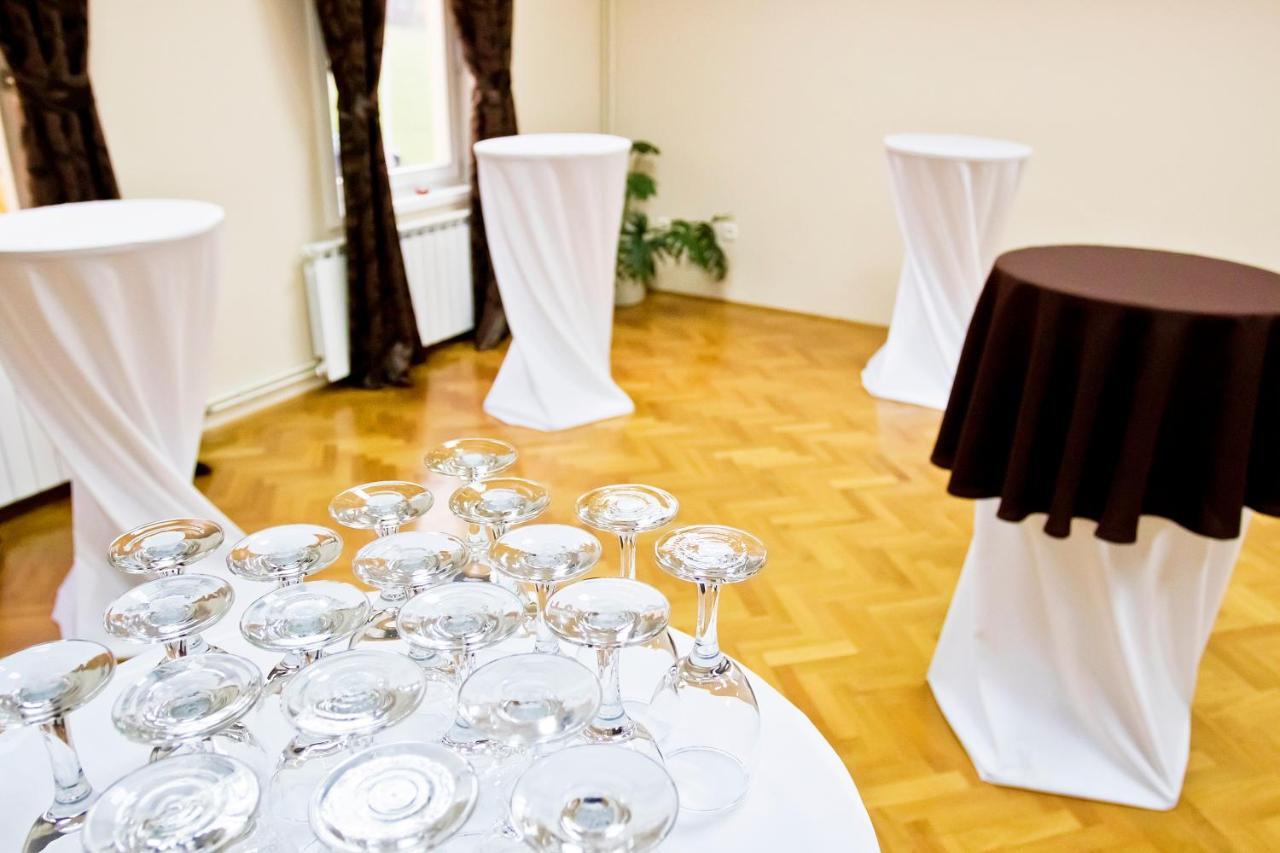 Hotel Pakrac Ngoại thất bức ảnh